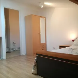 Studio Mansardé à , Oyonnax France